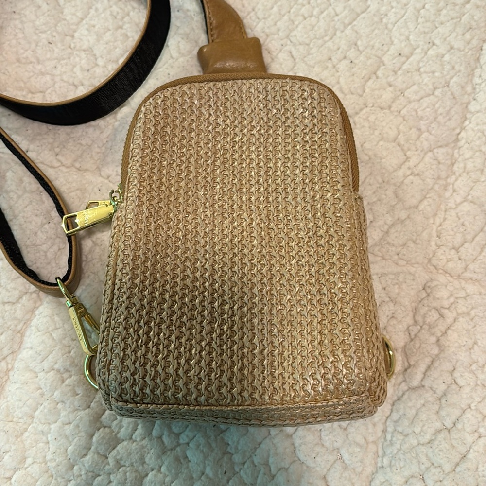 Small sling bag raffia material Excellent condition